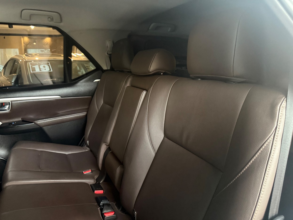 HILUX SW4 4.0 SRX 4X4 7 LUGARES V6 24V