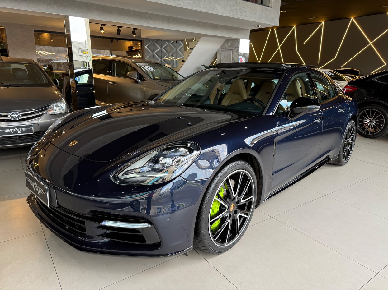 PORSCHE PANAMERA