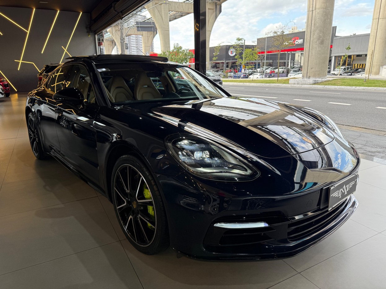 PORSCHE PANAMERA