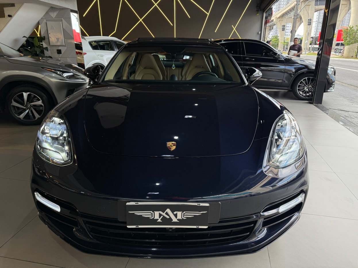 PORSCHE PANAMERA