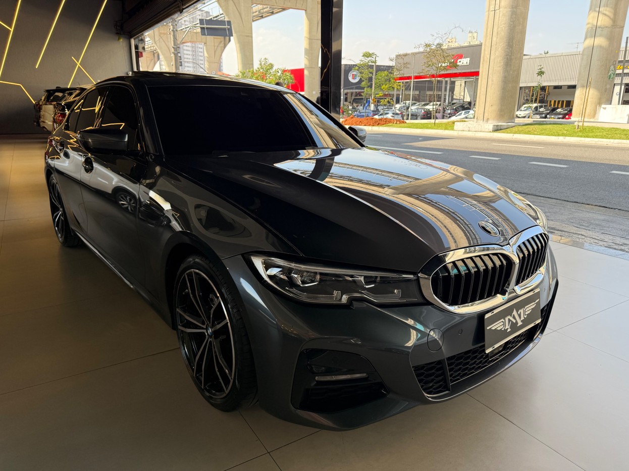 BMW 320i