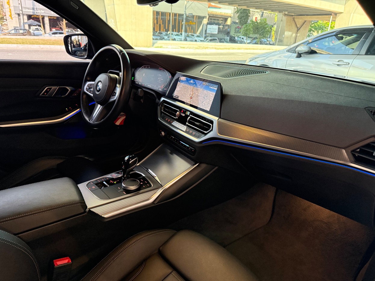 BMW 320i