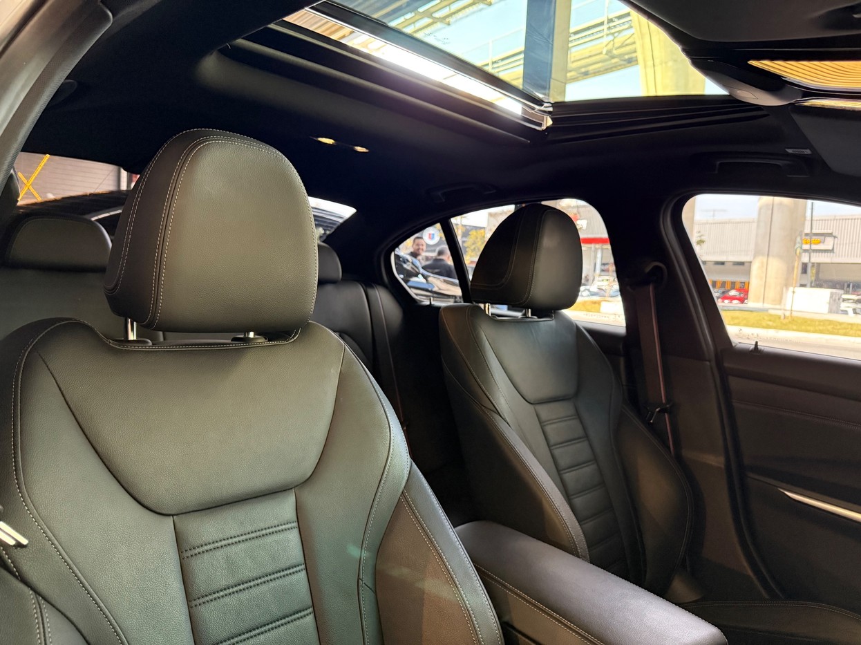 BMW 320i