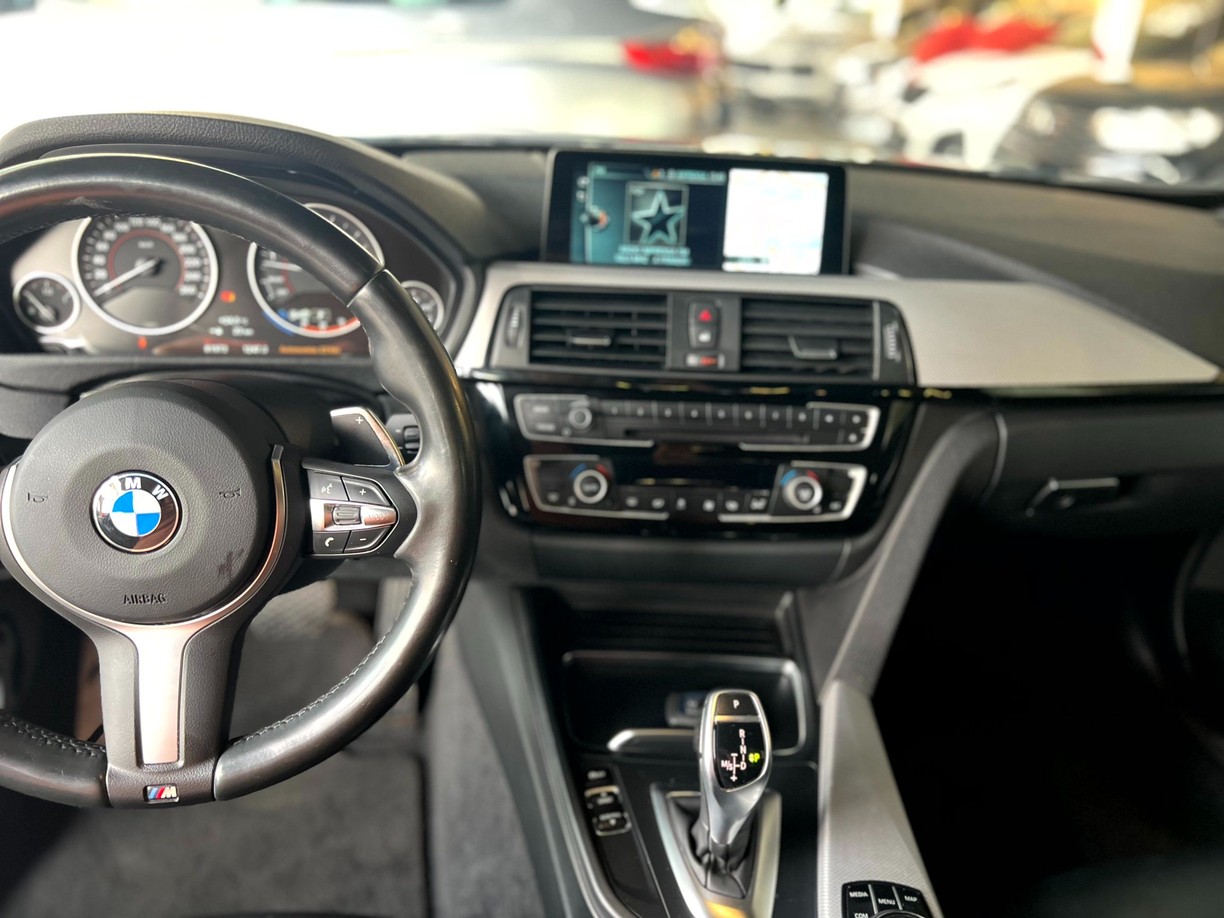 BMW 328i