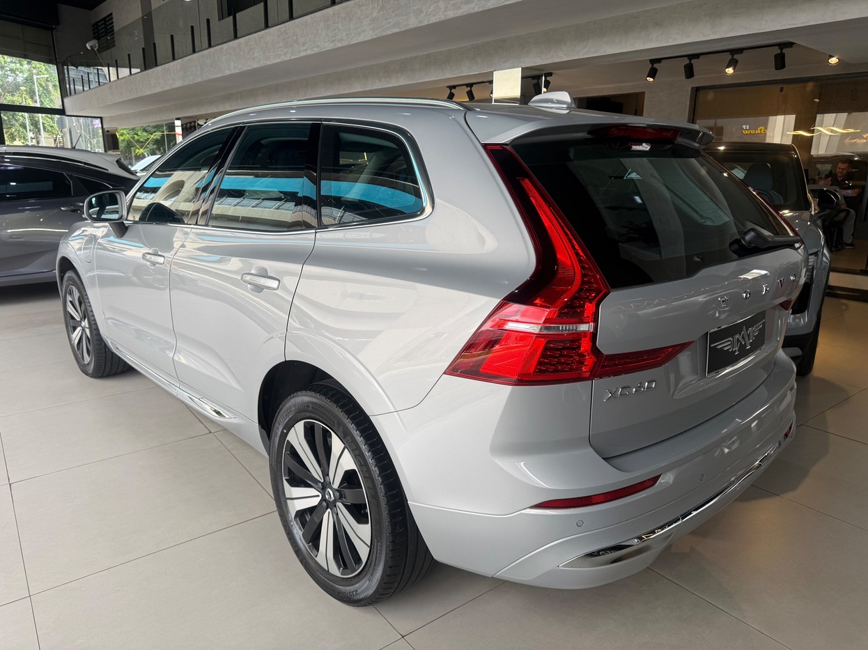 VOLVO XC60 2.0 T8 RECHARGE PLUS AWD