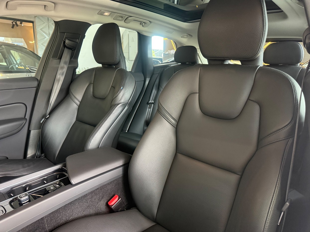 VOLVO XC60 2.0 T8 RECHARGE PLUS AWD