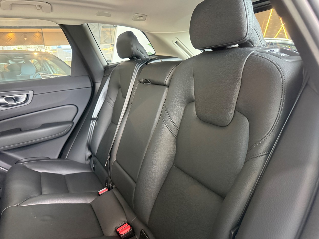 VOLVO XC60 2.0 T8 RECHARGE PLUS AWD