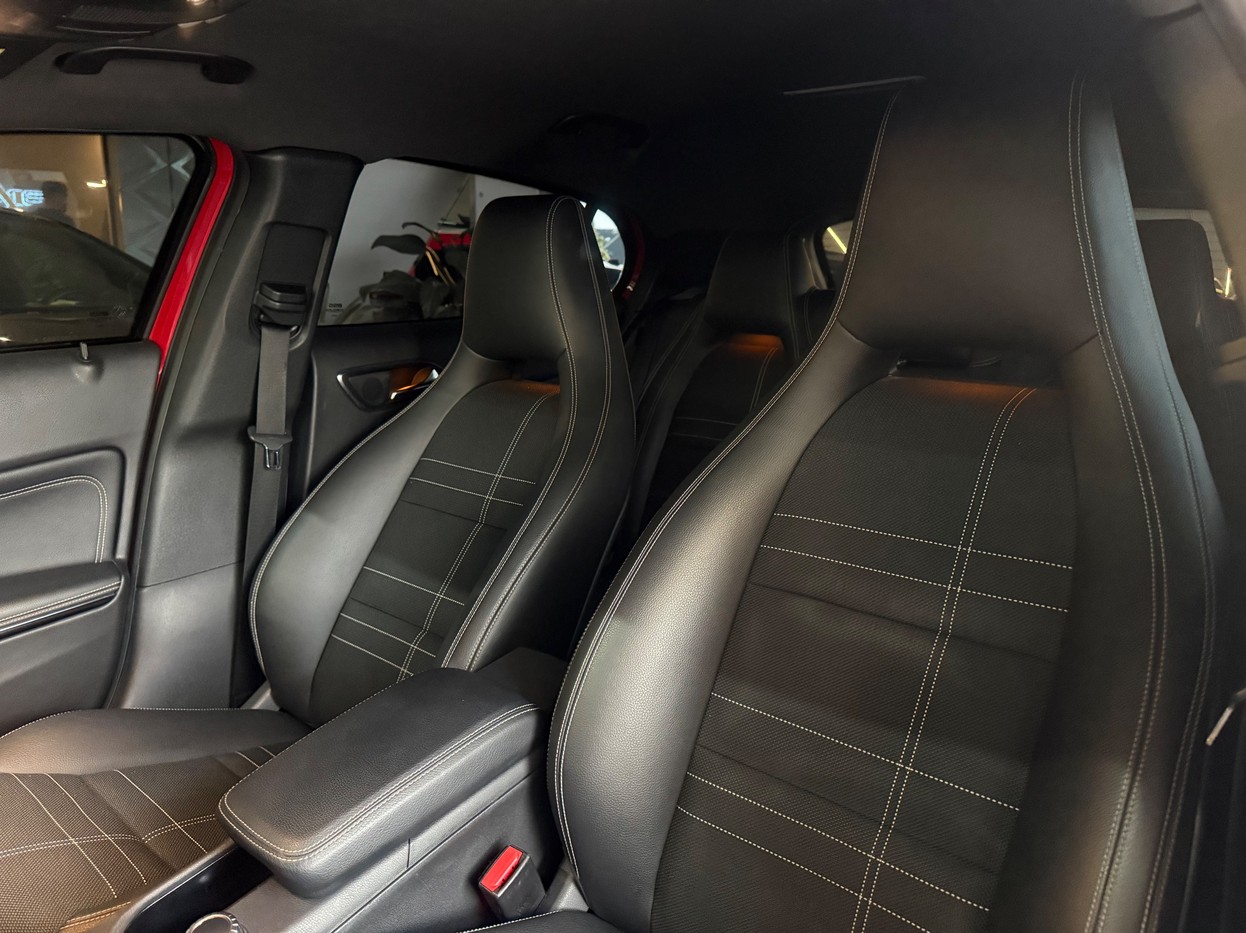 MERCEDES-BENZ GLA 200