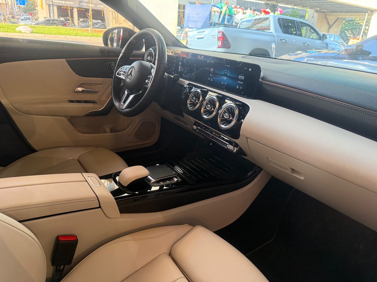 MERCEDES-BENZ CLA 250 2.0 CGI 7G-DCT