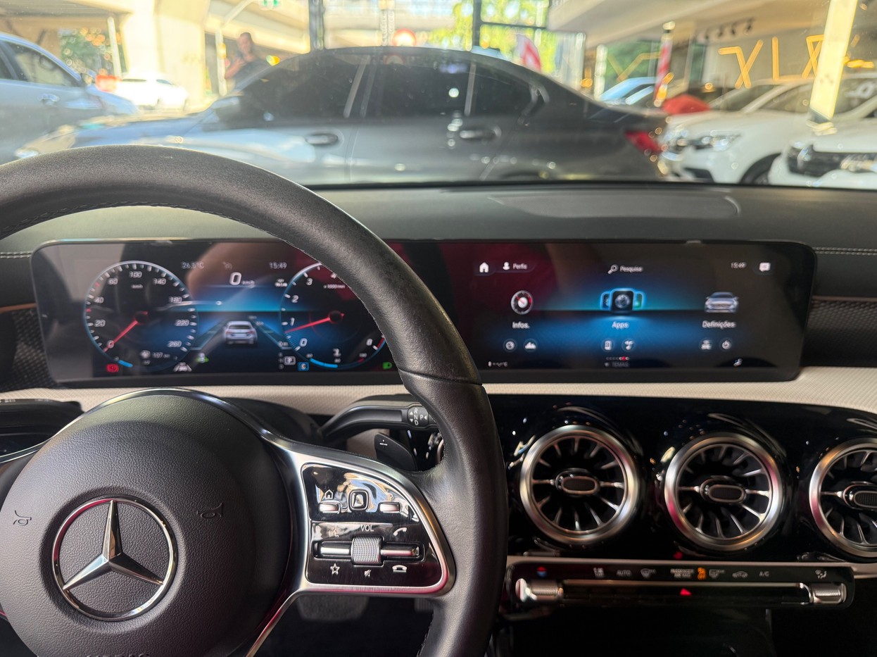 MERCEDES-BENZ CLA 250 2.0 CGI 7G-DCT