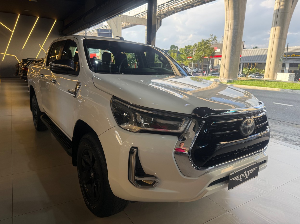 TOYOTA HILUX 2.7 SRV 4X2 CD 16V