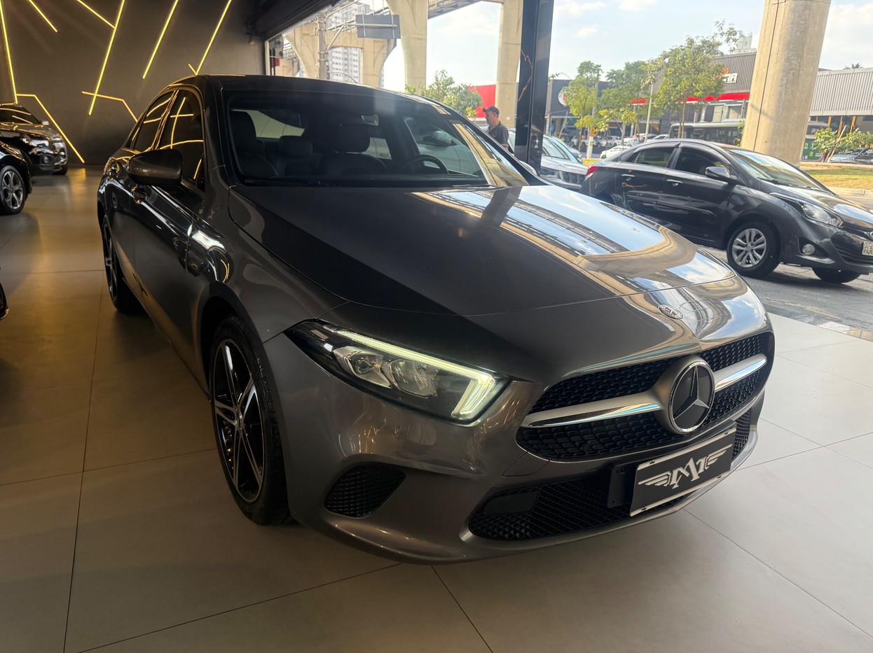 MERCEDES-BENZ A 200