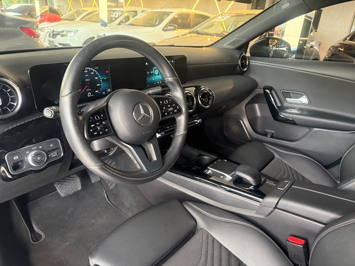 MERCEDES-BENZ A 200