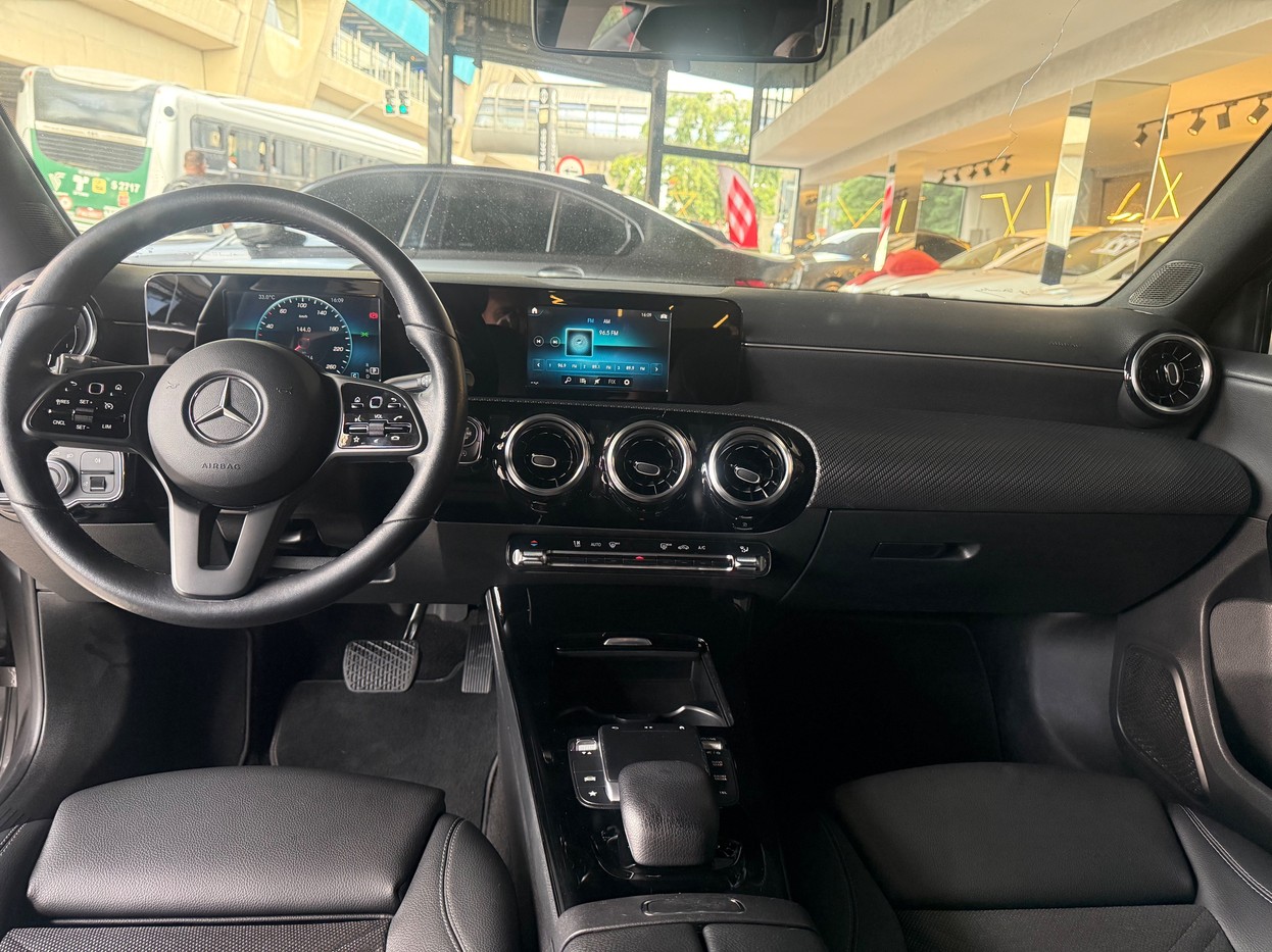 MERCEDES-BENZ A 200
