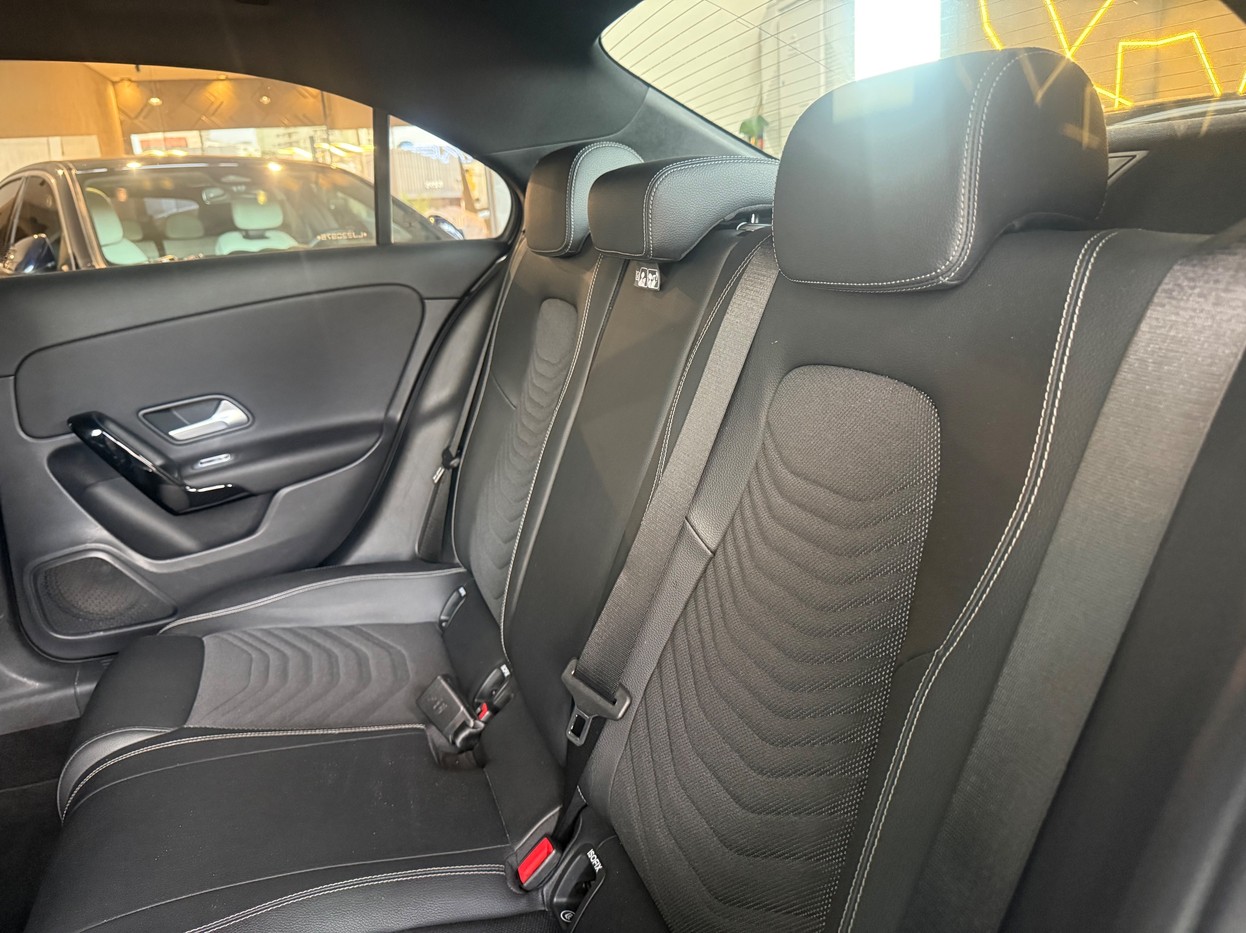 MERCEDES-BENZ A 200