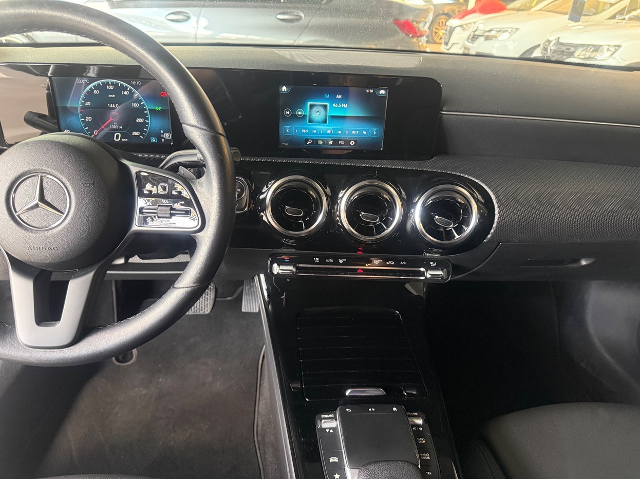 MERCEDES-BENZ A 200