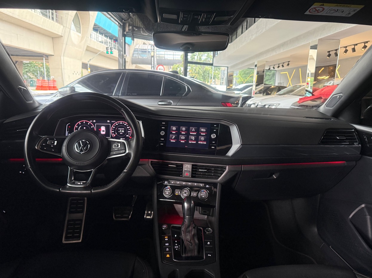 VOLKSWAGEN JETTA
