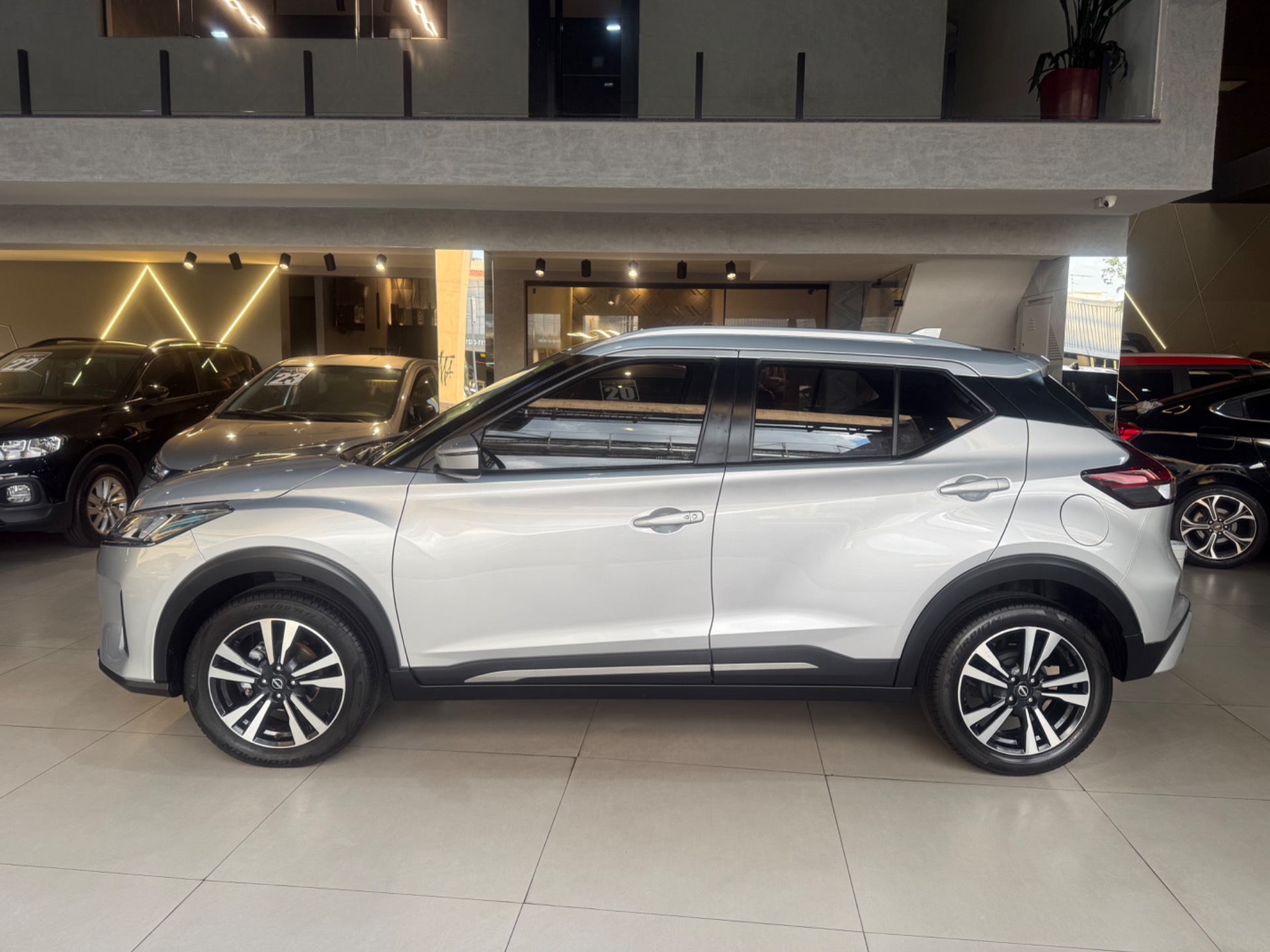 NISSAN KICKS
