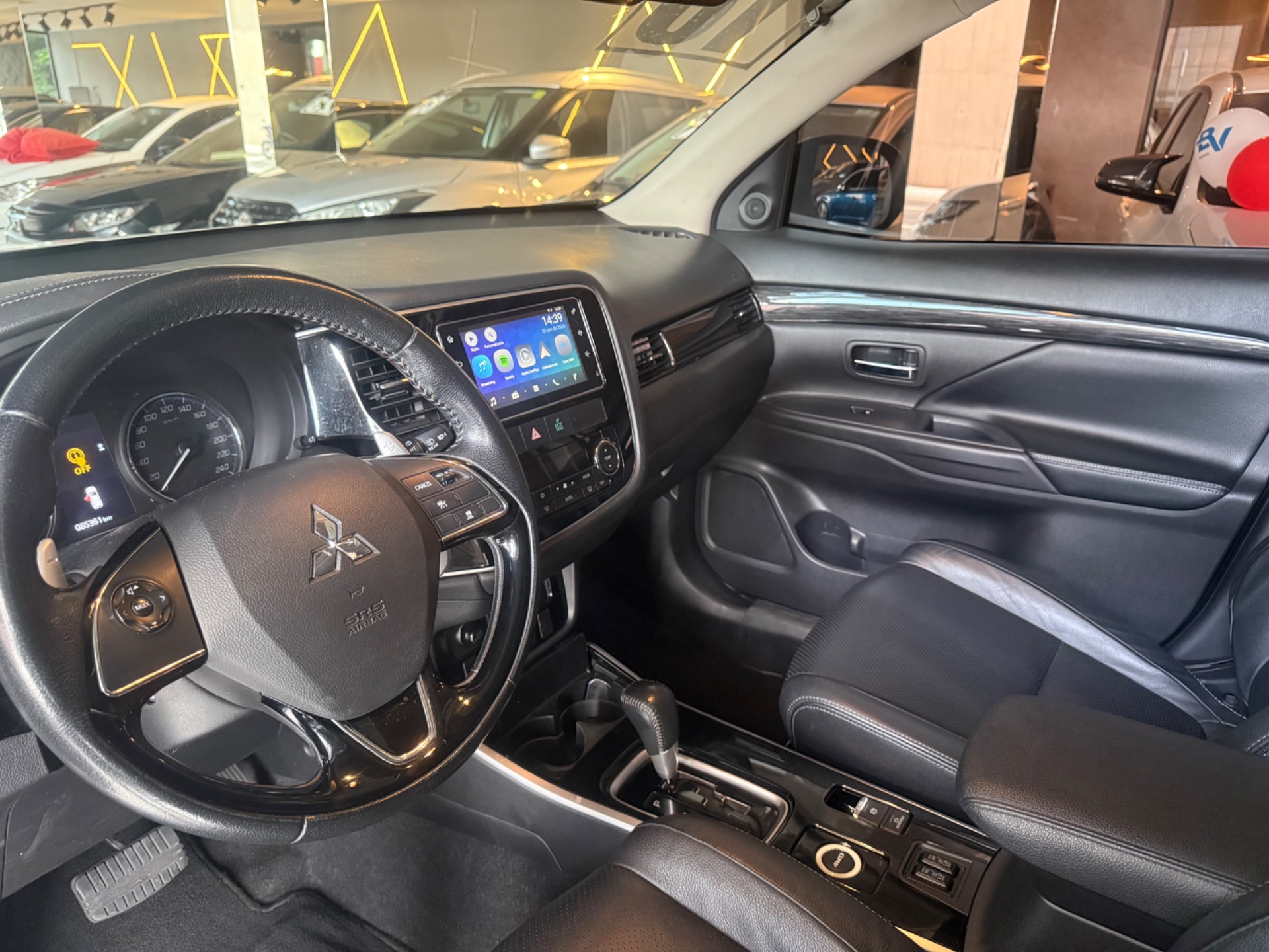 MITSUBISHI OUTLANDER