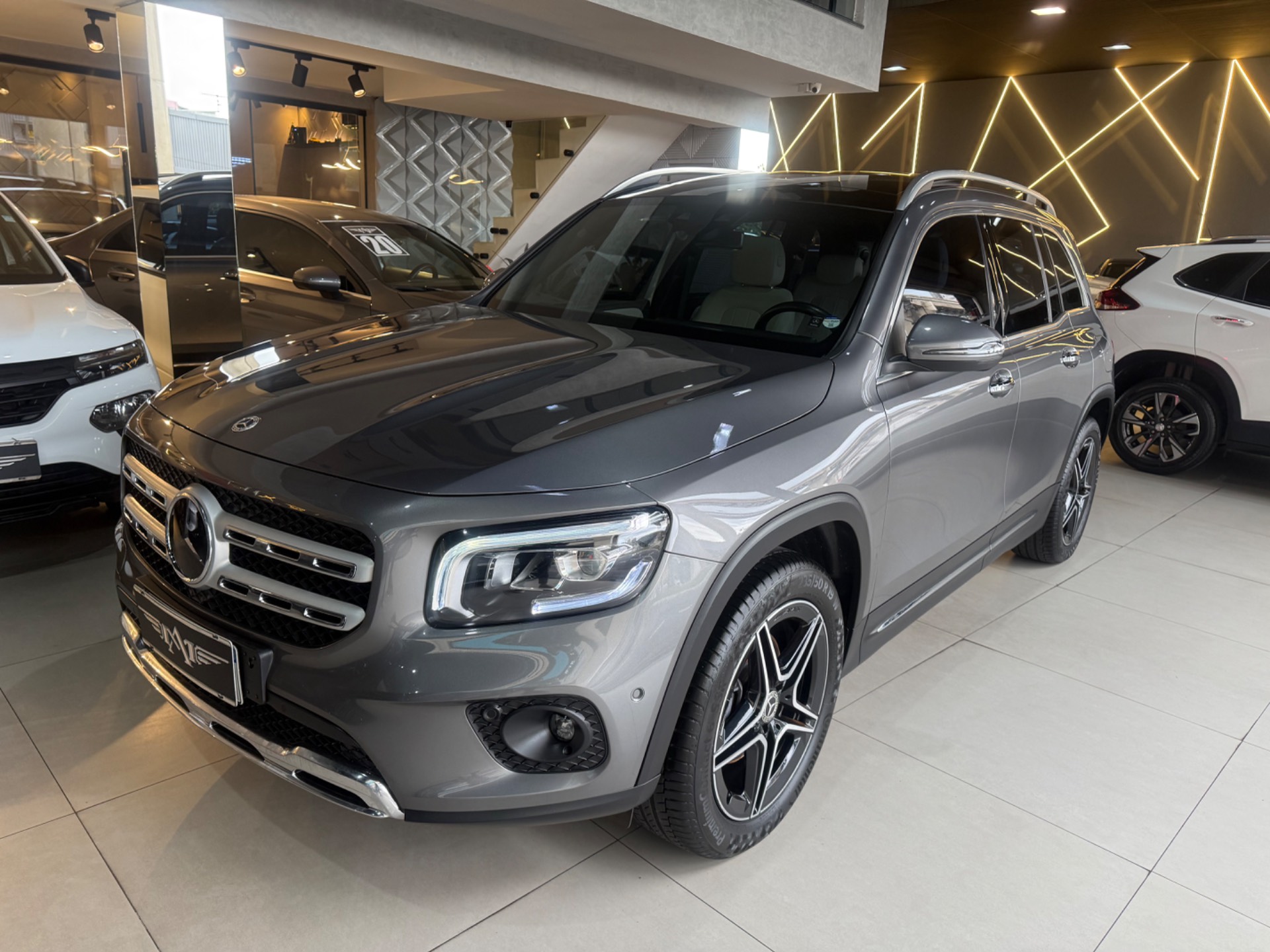 MERCEDES-BENZ GLB 200