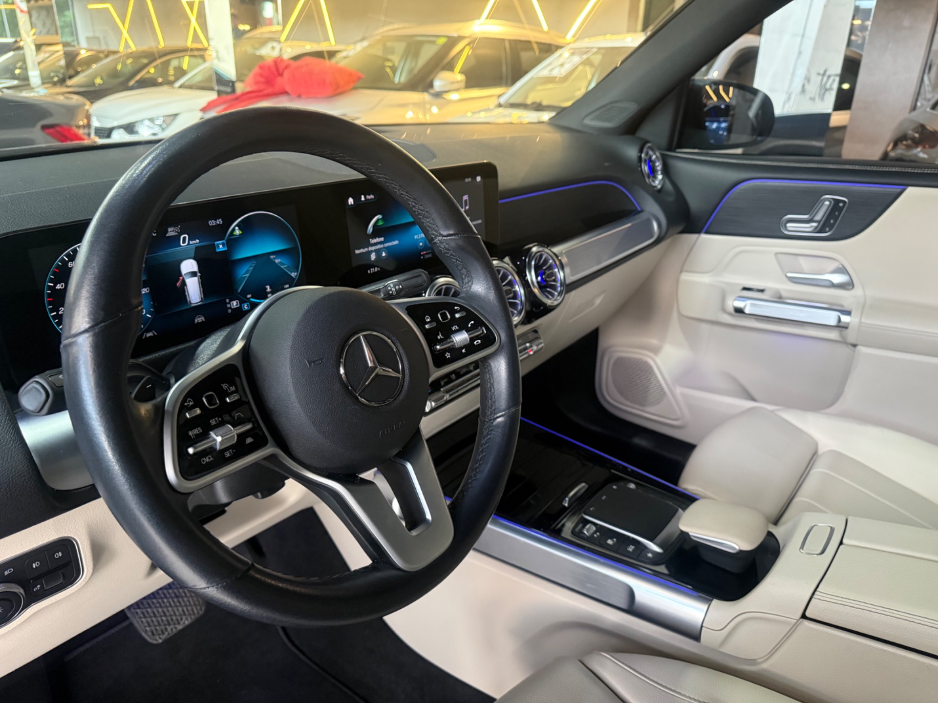 MERCEDES-BENZ GLB 200