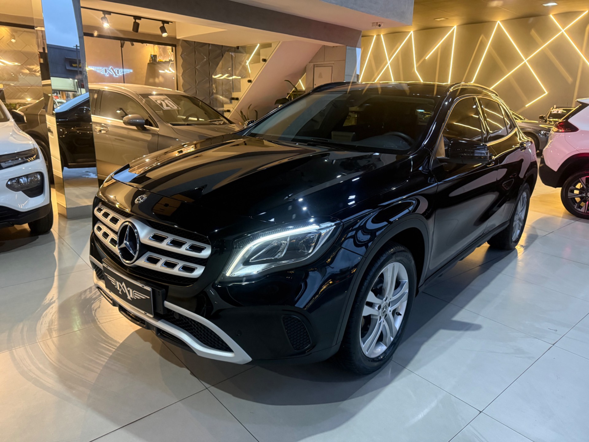 MERCEDES-BENZ GLA 200