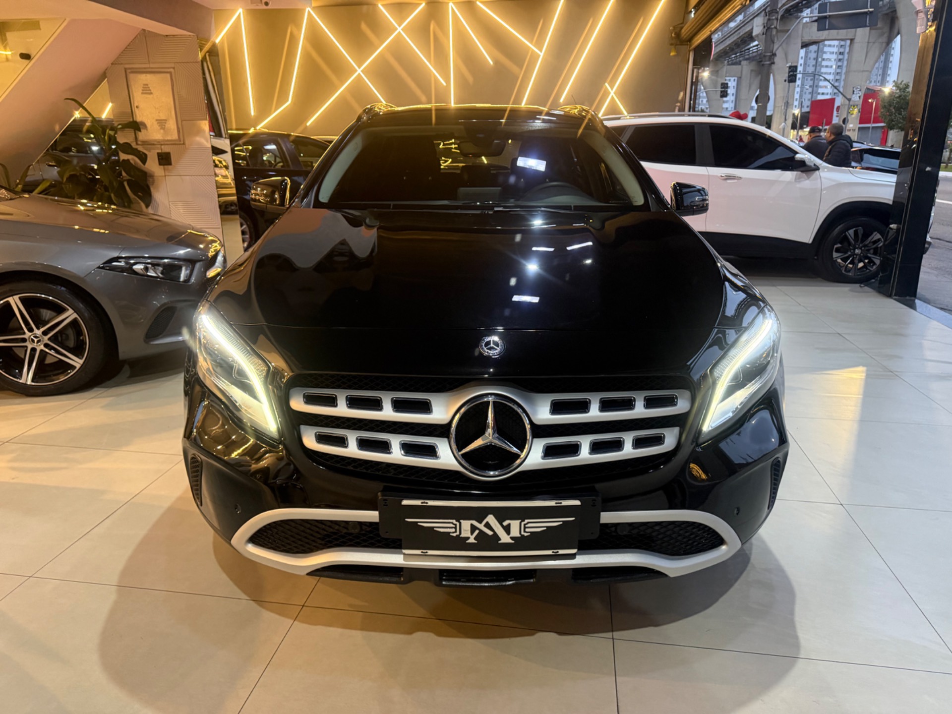 MERCEDES-BENZ GLA 200