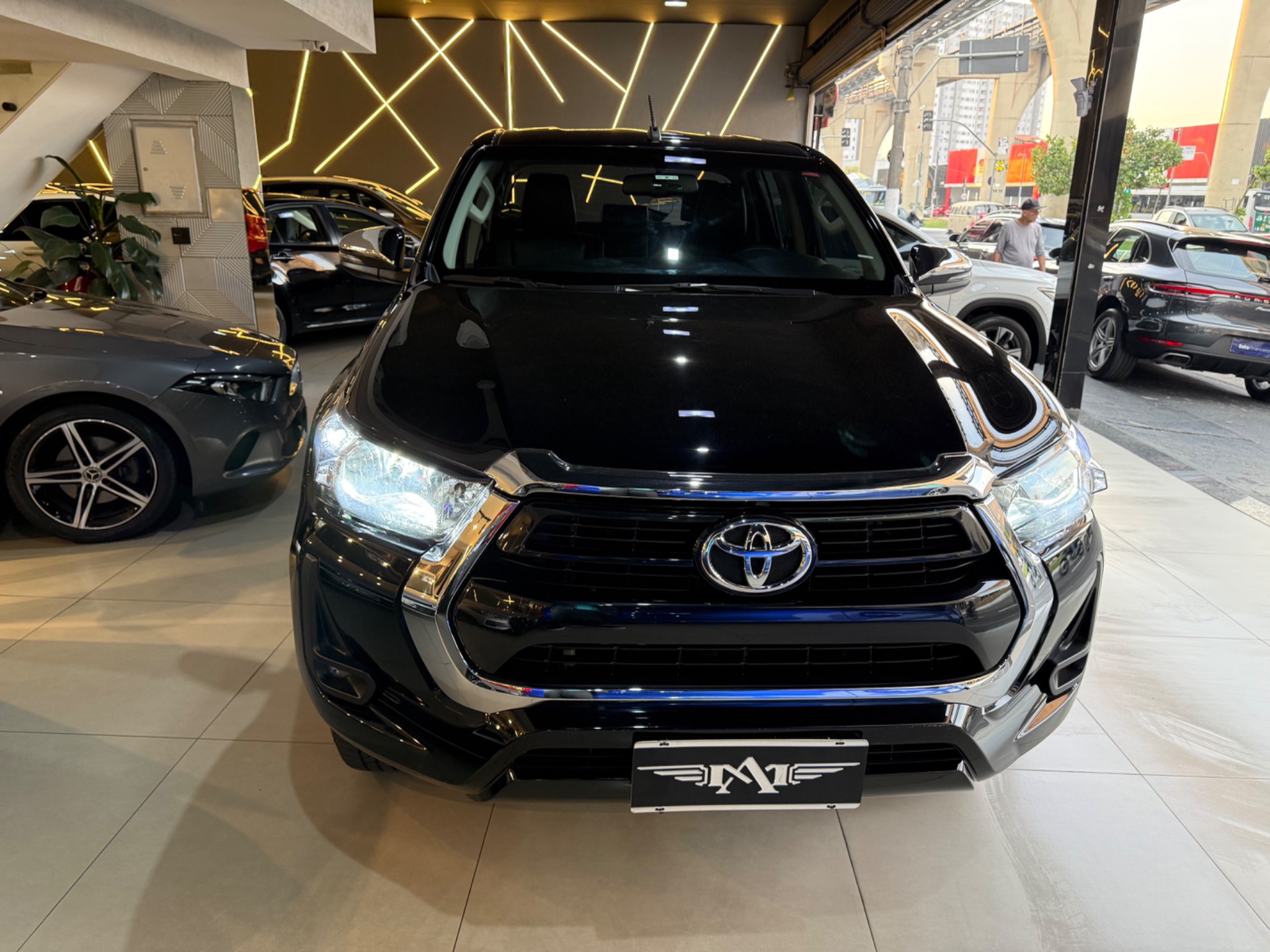 TOYOTA HILUX
