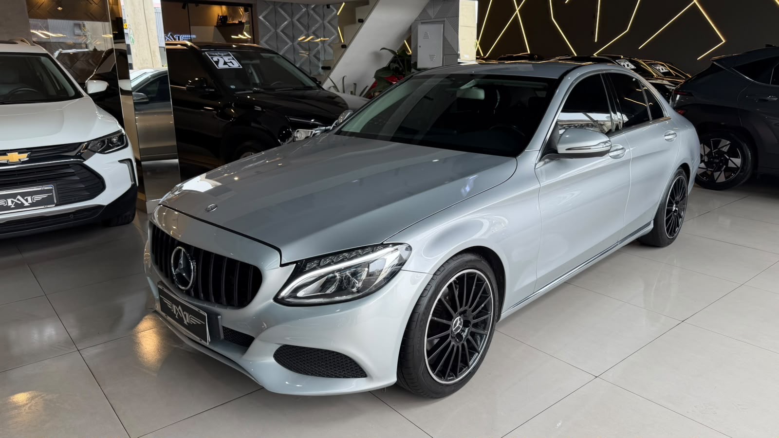 MERCEDES-BENZ C 180