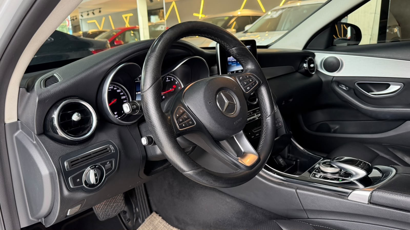 MERCEDES-BENZ C 180