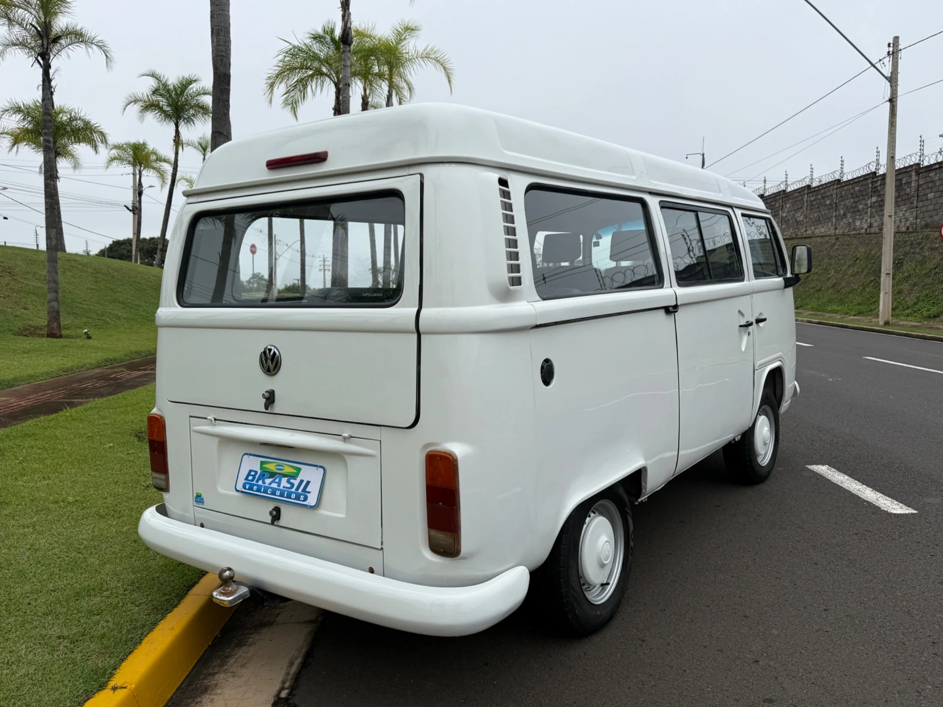 VOLKSWAGEN KOMBI