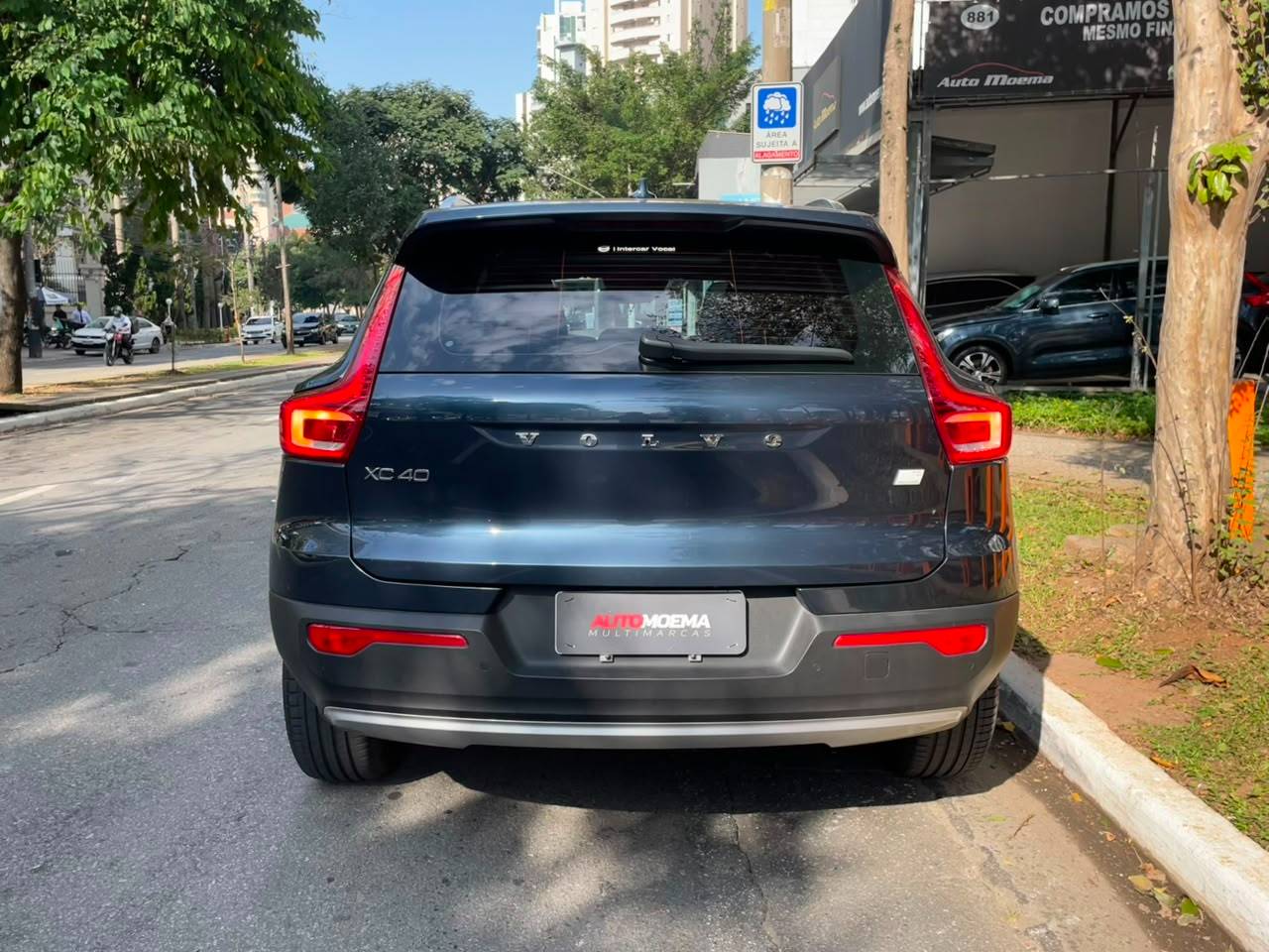 VOLVO XC40
