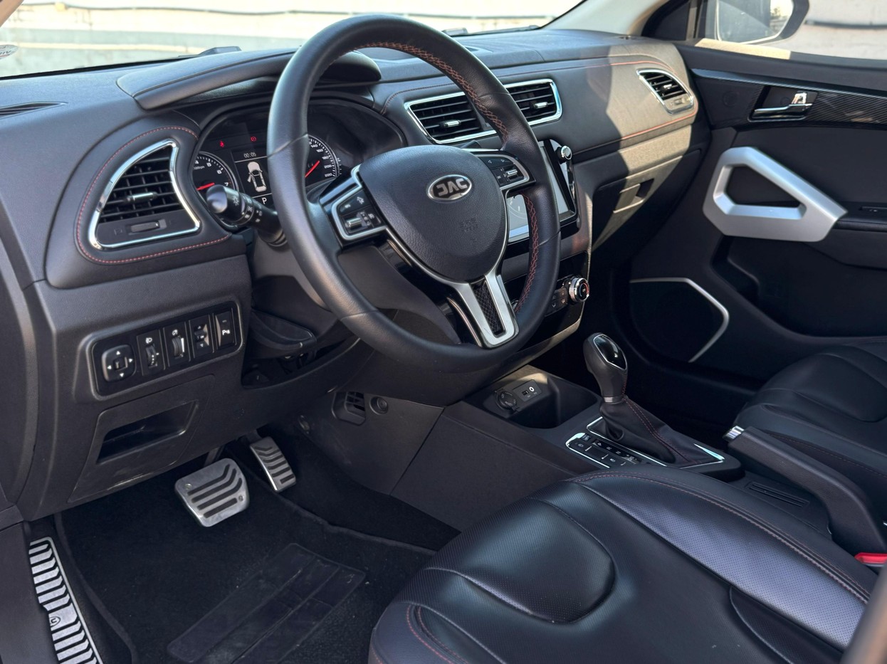 JAC T40