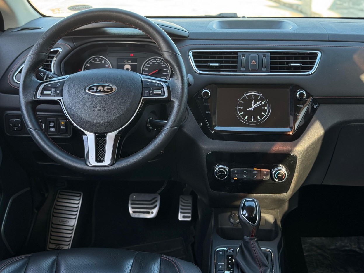 JAC T40