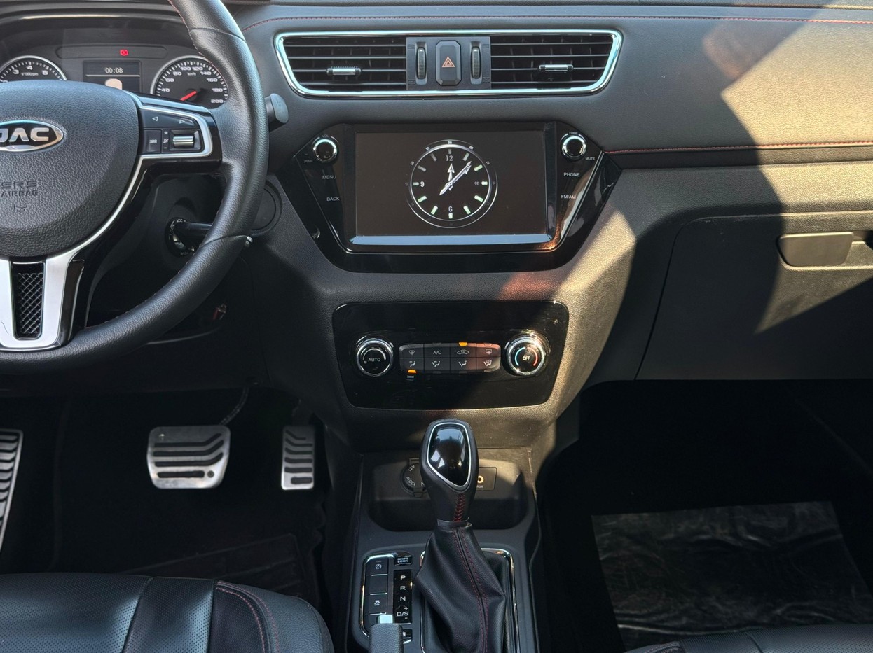 JAC T40