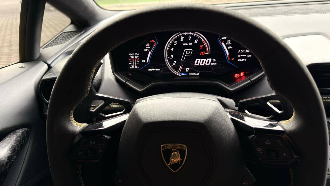 LAMBORGHINI HURACAN