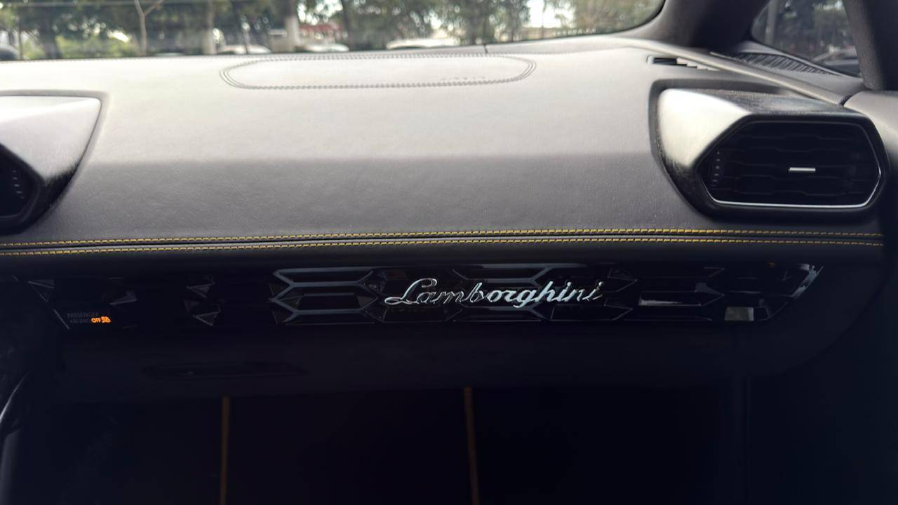 LAMBORGHINI HURACAN