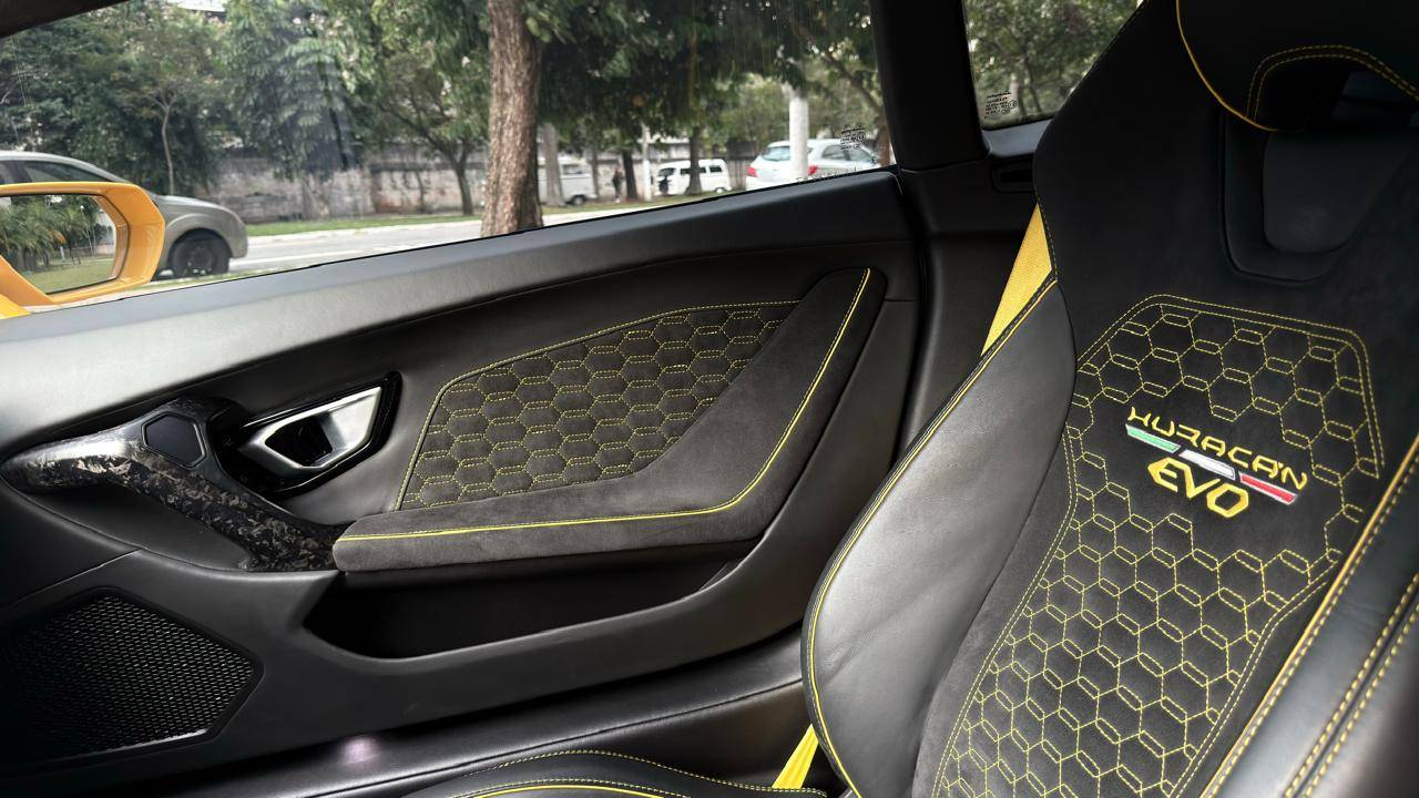 LAMBORGHINI HURACAN