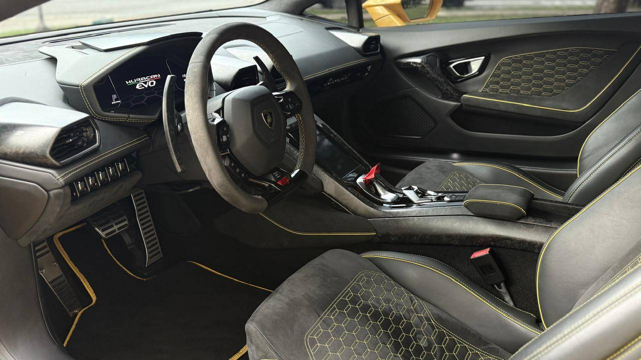 LAMBORGHINI HURACAN