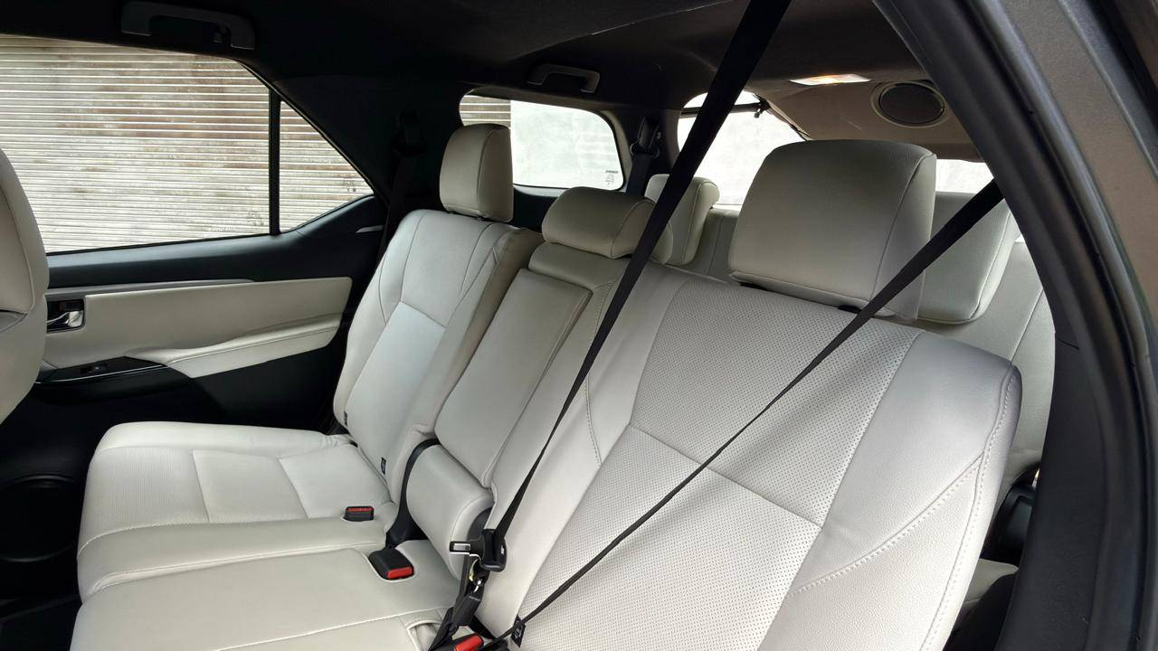 TOYOTA HILUX SW4