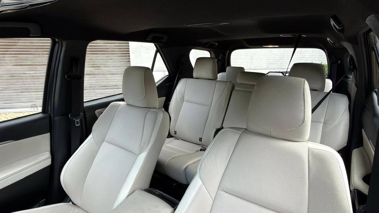 TOYOTA HILUX SW4