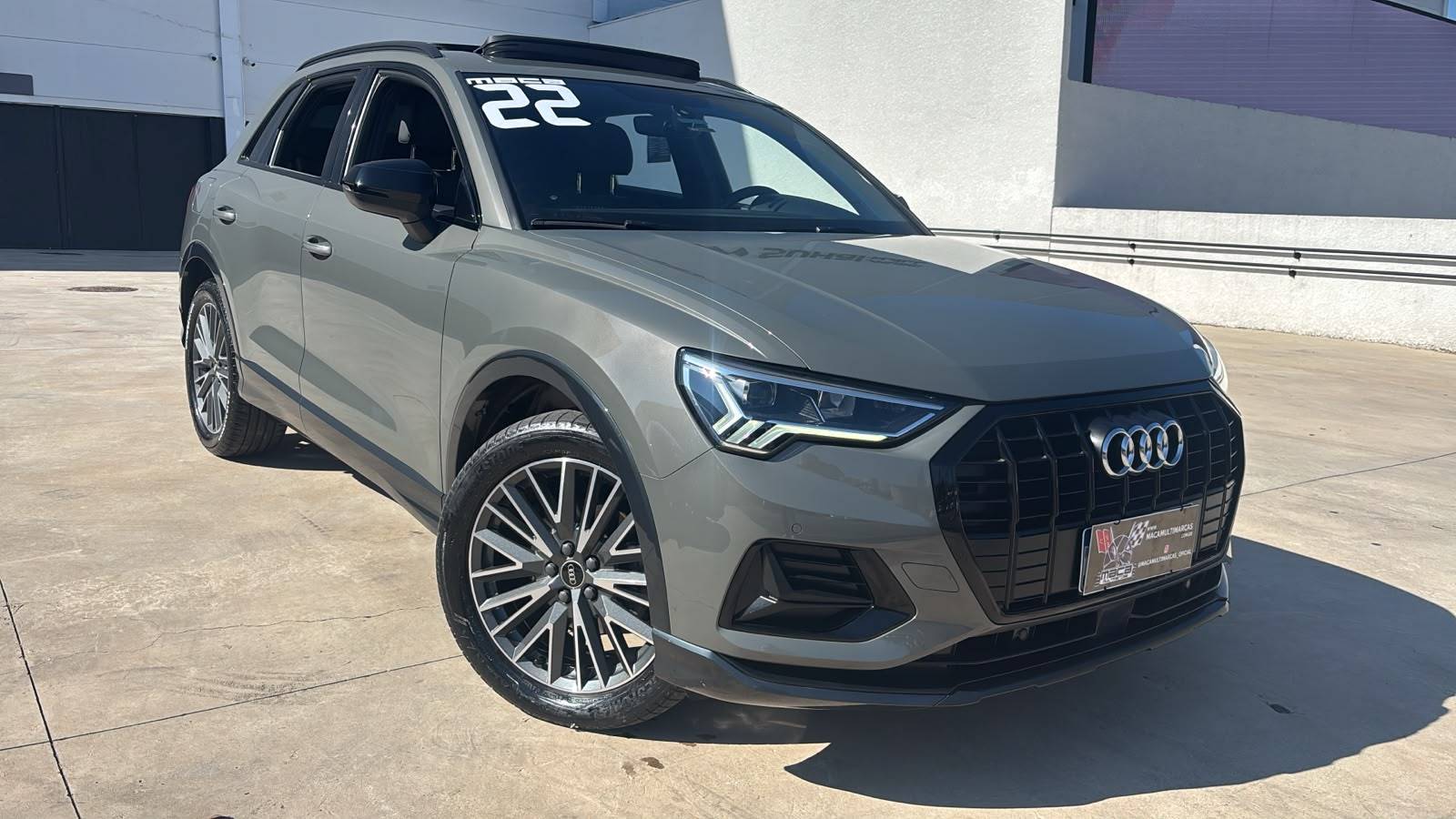 AUDI Q3