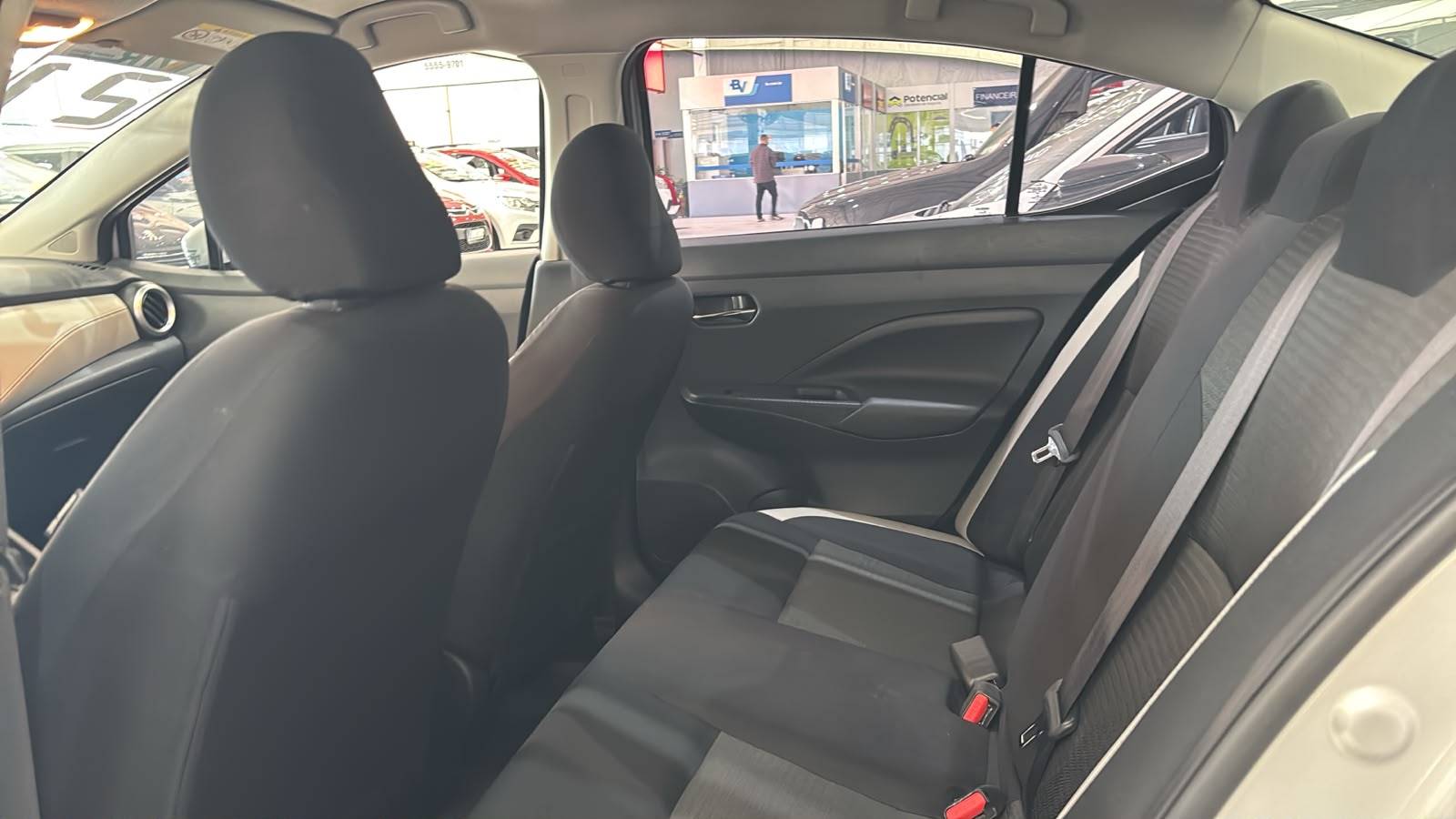 NISSAN VERSA