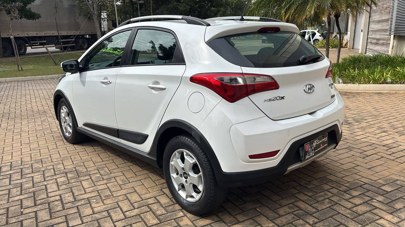 HYUNDAI HB20X