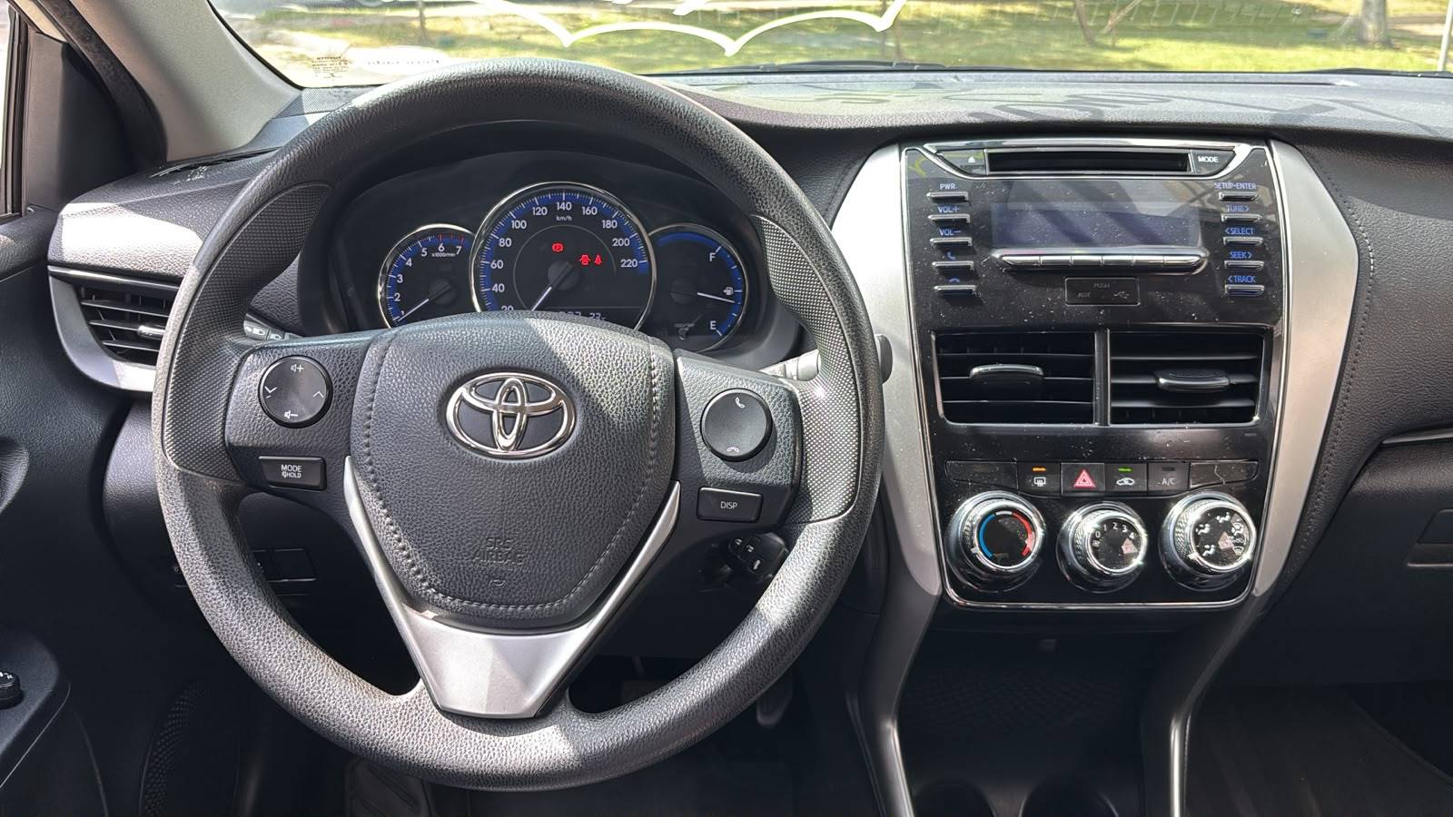 TOYOTA YARIS