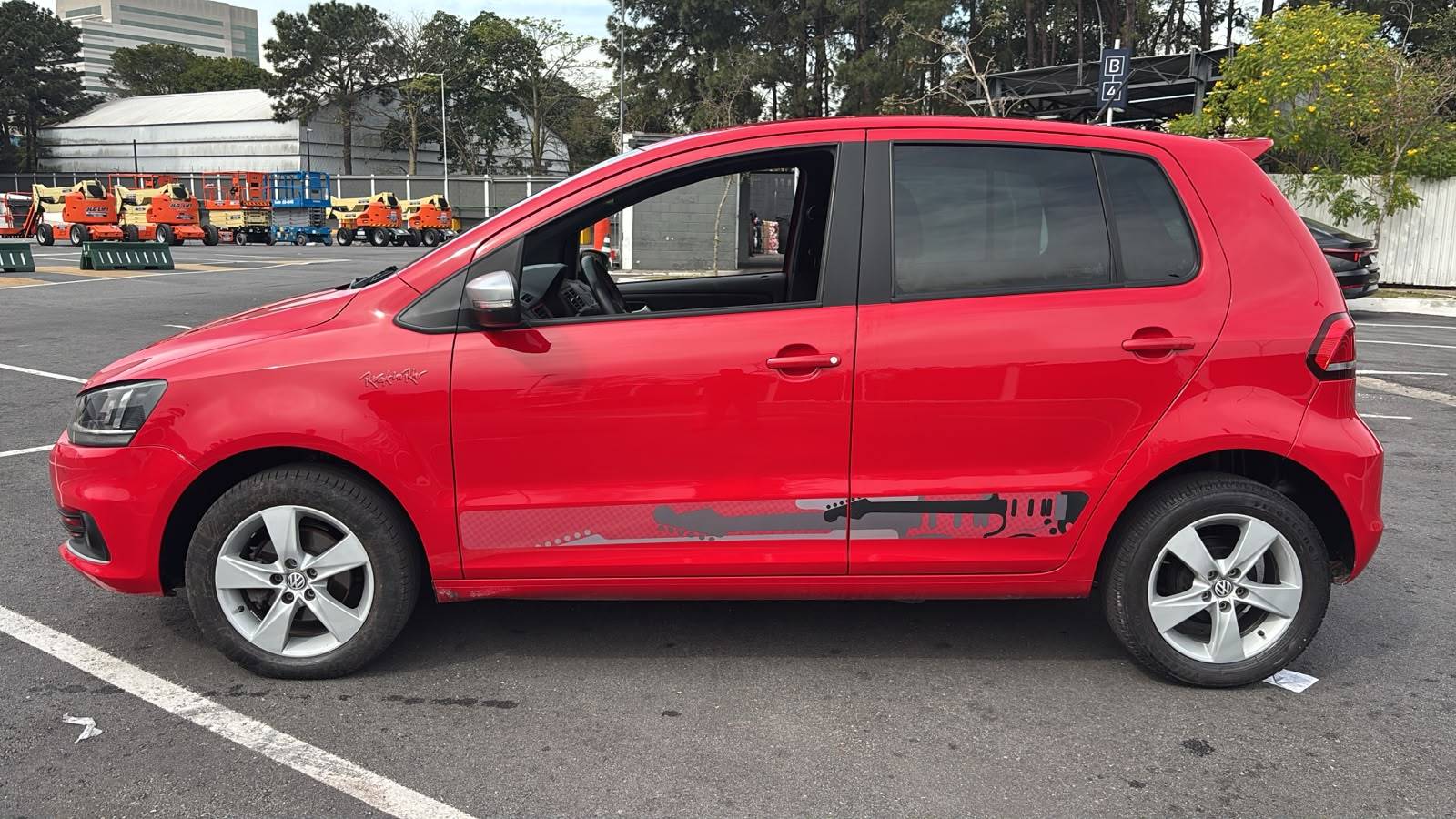 VOLKSWAGEN FOX