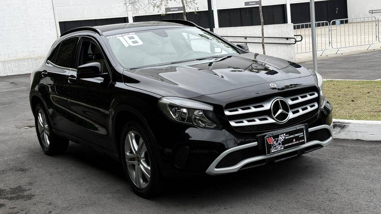 MERCEDES-BENZ GLA 200
