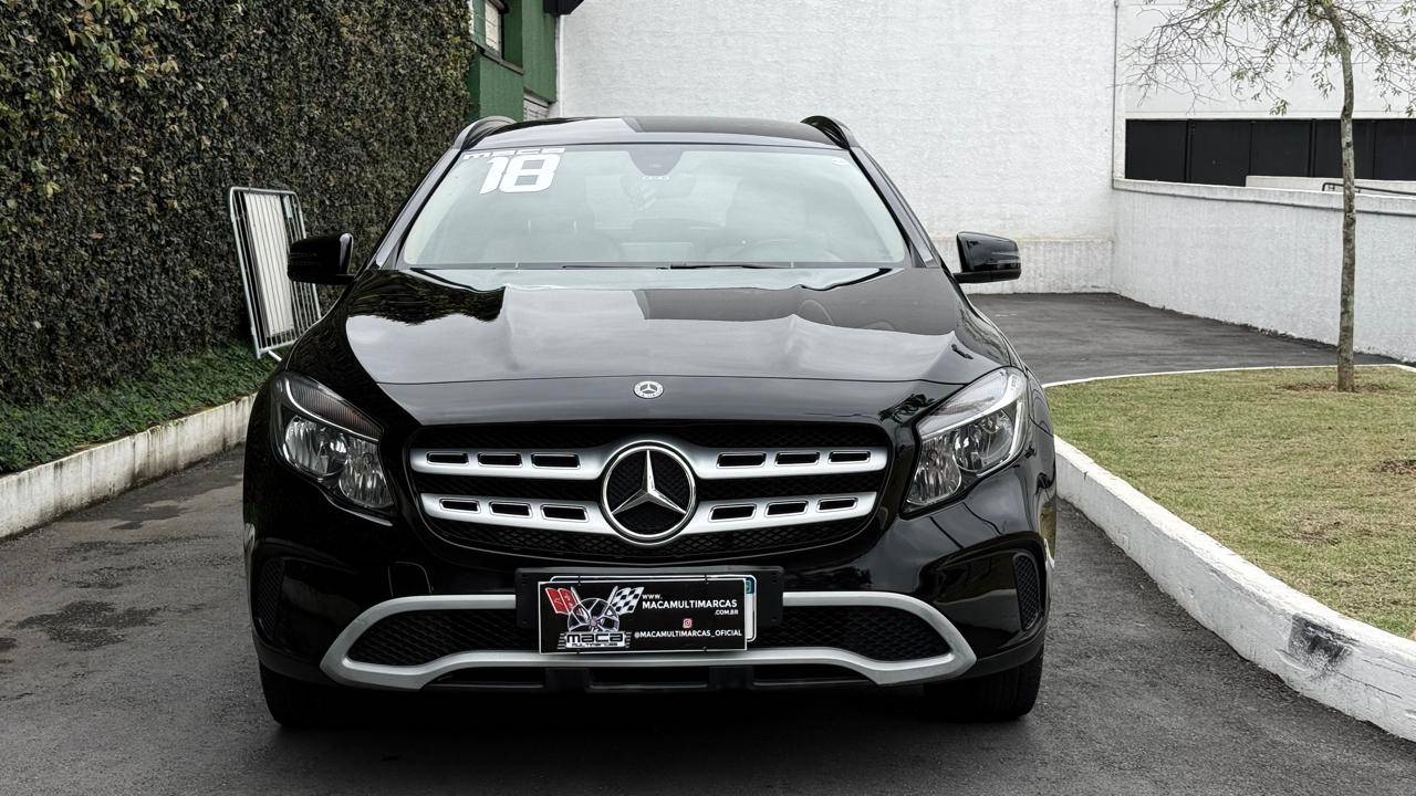 MERCEDES-BENZ GLA 200