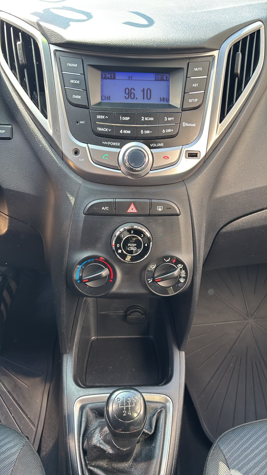 HYUNDAI HB20S