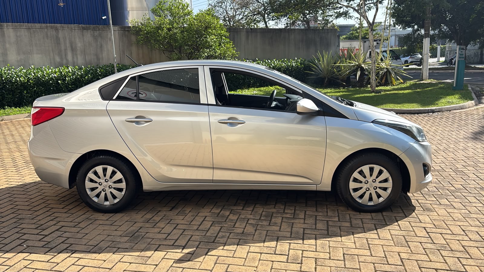 HYUNDAI HB20S